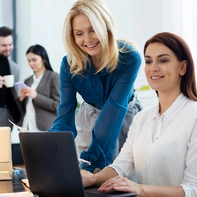 Background-live-chat-box-screen-1